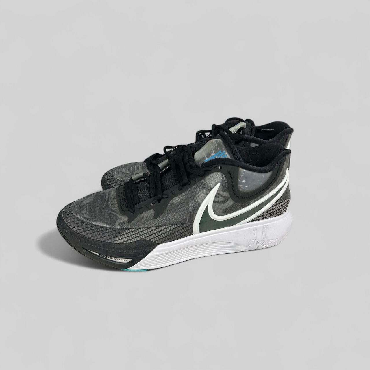 NIKE KYRIE 8