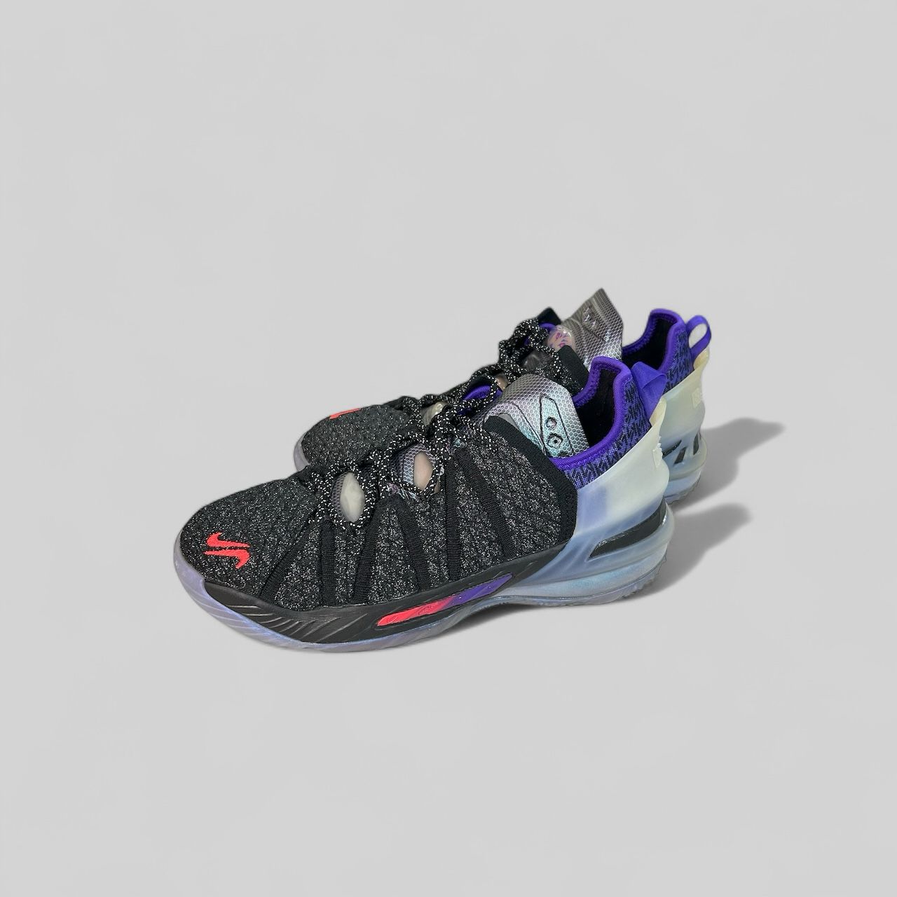 ZAPATILLAS LEBRON XVIII NRG GS