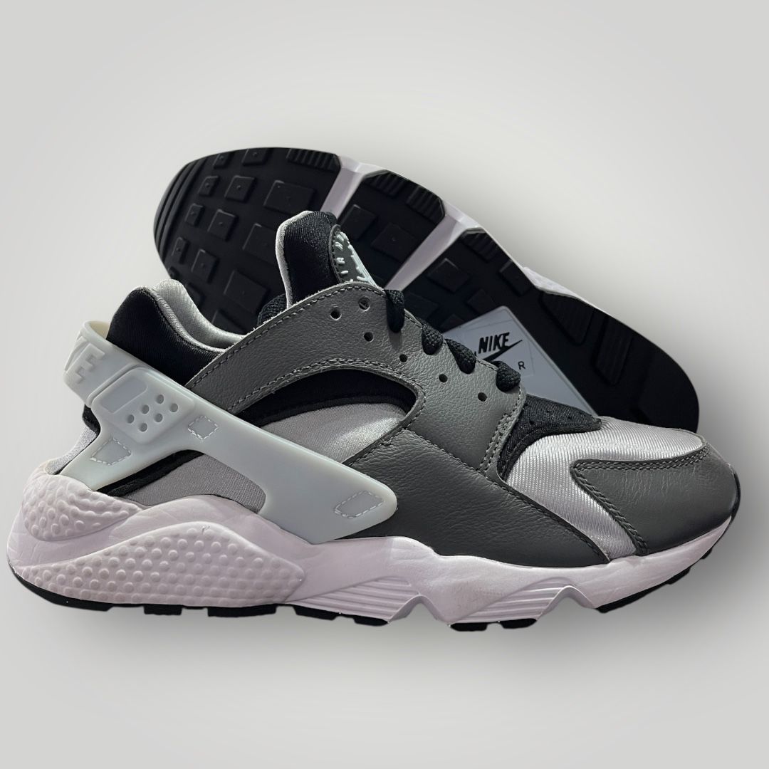NIKE HUARACHE